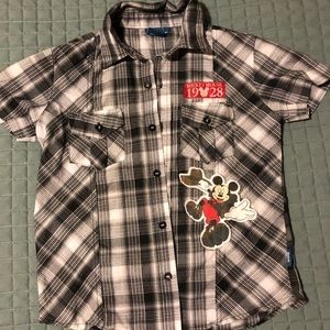 Mickey button up